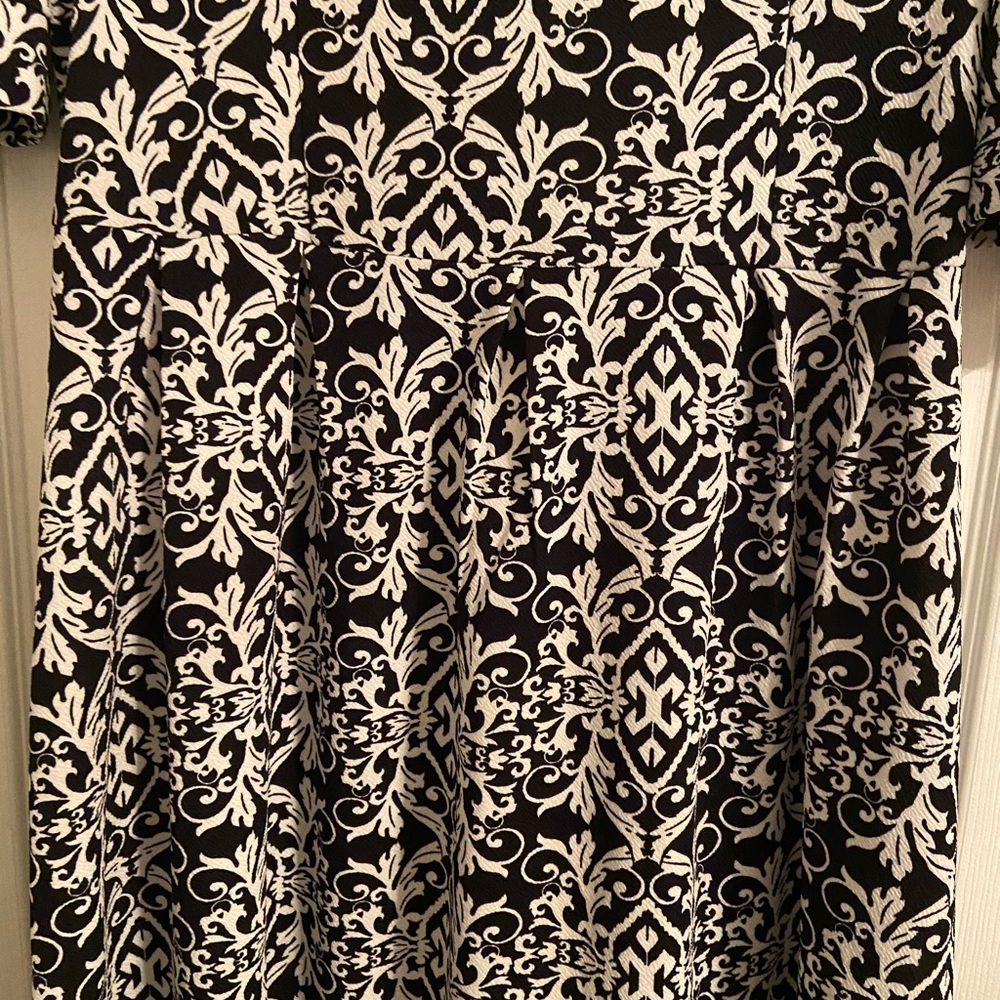 Zadie B’s Black & White Dress. - Picture 5 of 6